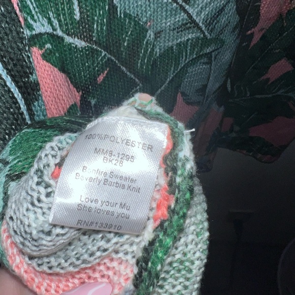 Mumu Bonfire Sweater in Beverly Barbie - Picture 5 of 5